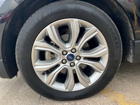 Used 2020 Ford Edge Titanium FWD image 23