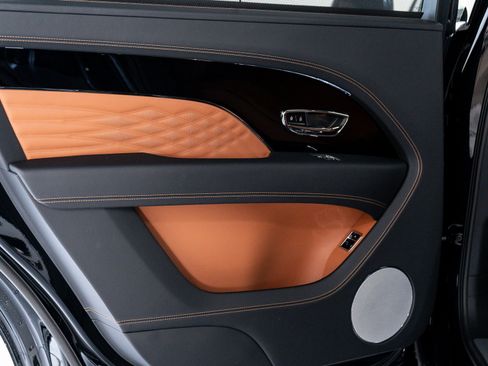 New 2025 Bentley Bentayga Extended Wheelbase image 22