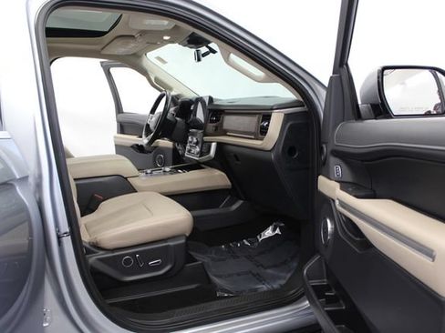 Used 2023 Ford Expedition Max Limited AWD/4WD image 32