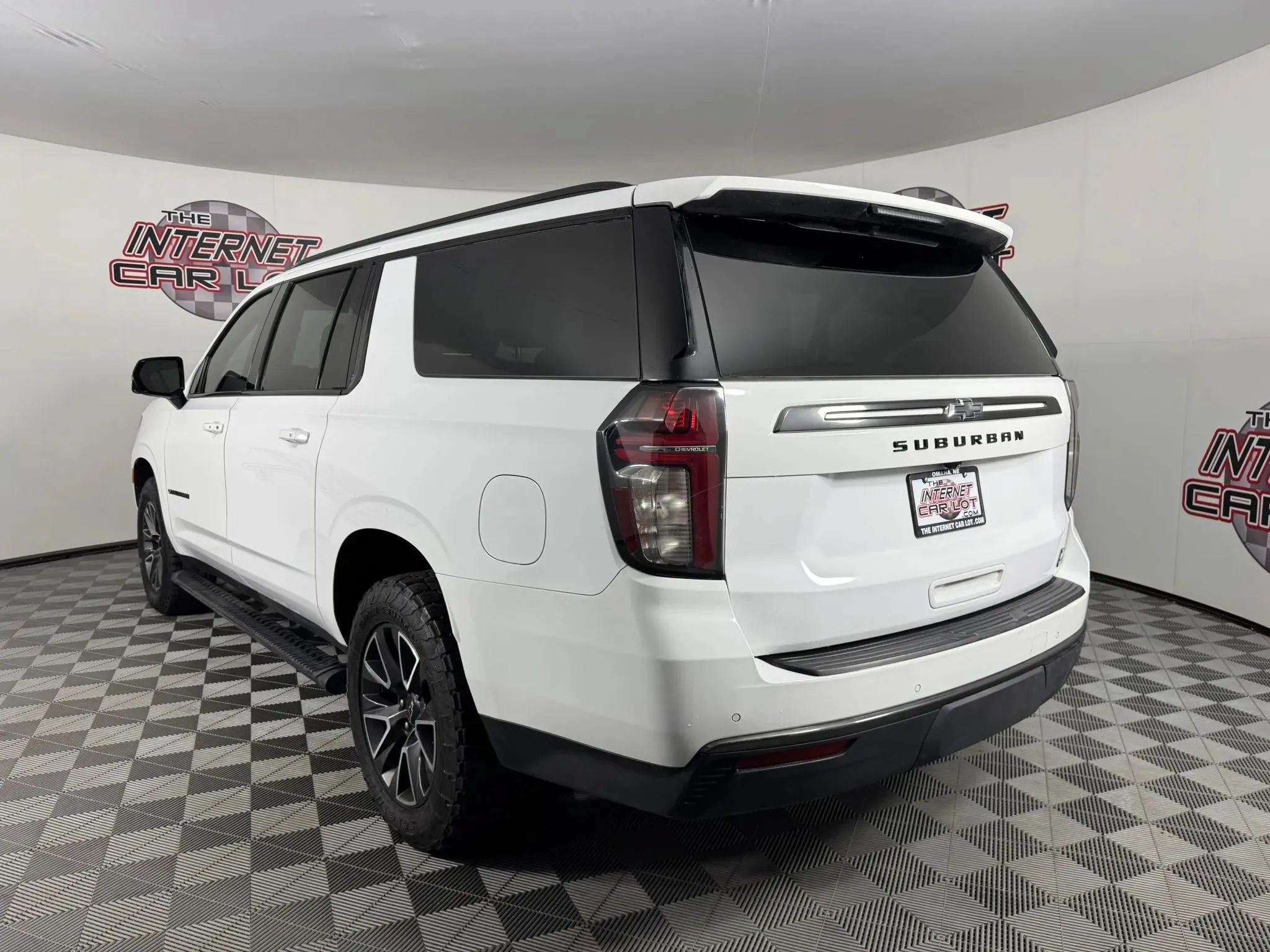 Used 2022 Chevrolet Suburban Z71 w/ Luxury Package AWD/4WD image 5