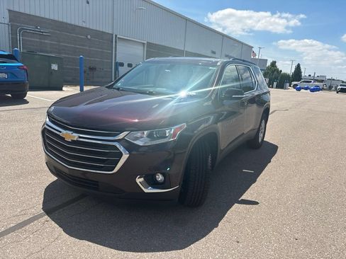 Used 2020 Chevrolet Traverse LT FWD image 3