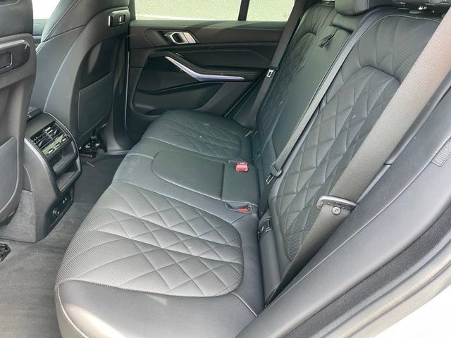 Certified 2024 BMW X5 xDrive40i w/ M Sport Package AWD/4WD image 7