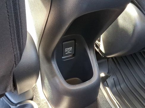 Used 2018 Honda HR-V EX image 12