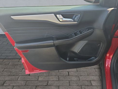 Certified 2022 Ford Escape SEL image 10