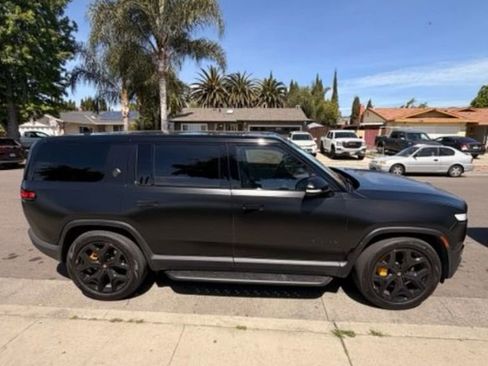 Used 2023 Rivian R1S Adventure AWD/4WD image 2