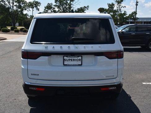 Used 2024 Jeep Wagoneer Series II w/ Flexible Seating Group RWD image 6
