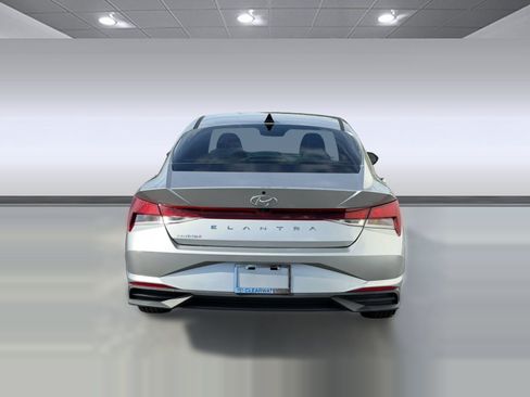 Used 2021 Hyundai Elantra SEL w/ Convenience Package FWD image 9
