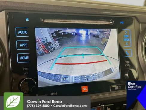 Used 2017 Toyota Tacoma TRD Sport AWD/4WD image 16