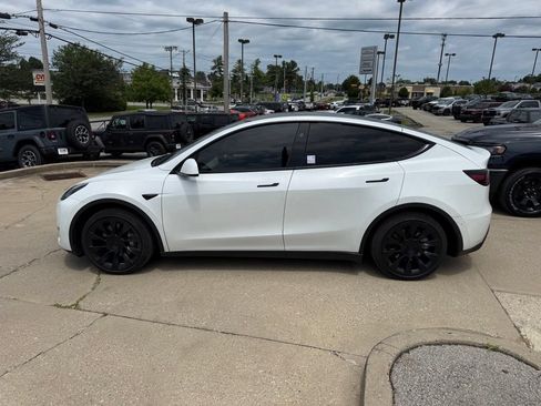 Used 2024 Tesla Model Y Long Range AWD/4WD image 9