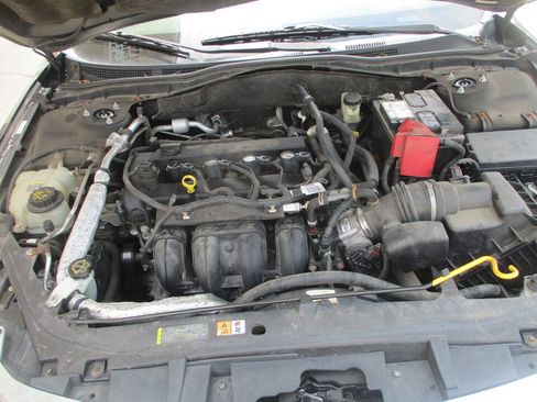Used 2010 Ford Fusion SE FWD image 4