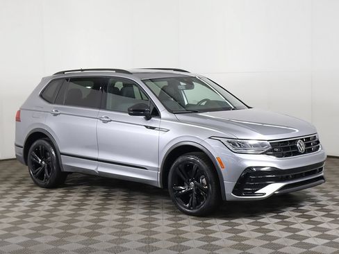Used 2024 Volkswagen Tiguan SE R-Line AWD/4WD image 55