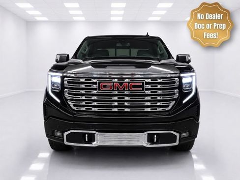 Used 2025 GMC Sierra 1500 Denali AWD/4WD image 3