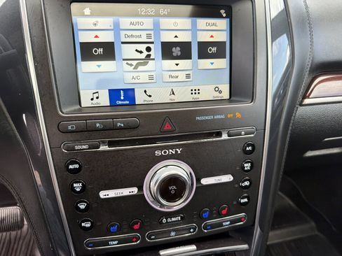 Used 2018 Ford Explorer Platinum AWD/4WD image 23