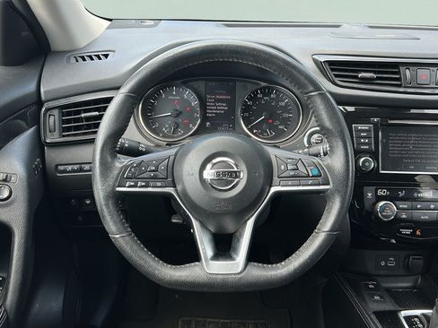 Used 2019 Nissan Rogue SL FWD image 16