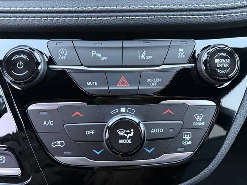 New 2026 Chrysler Pacifica Select FWD image 29