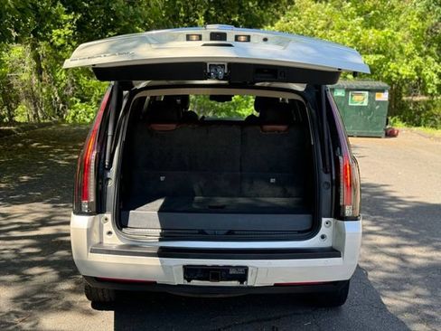 Used 2015 Cadillac Escalade Premium AWD/4WD image 9