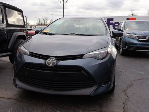 Used 2018 Toyota Corolla L image 2