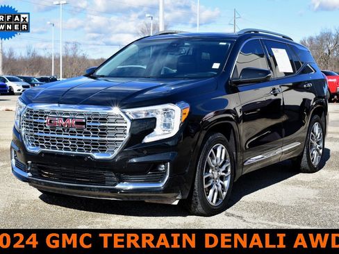 Used 2024 GMC Terrain Denali w/ Denali Premium Package image 1