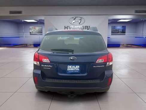 Used 2010 Subaru Outback 2.5i Premium AWD/4WD image 4