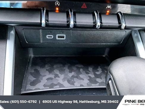 Used 2024 Chevrolet Colorado LT image 22