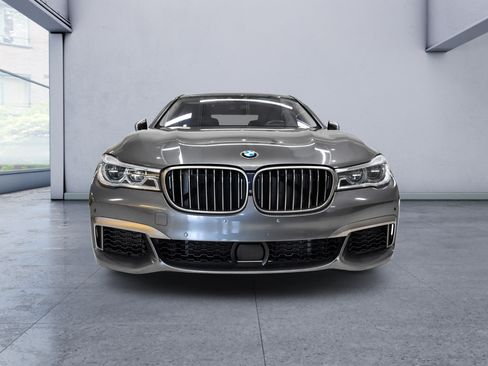 Used 2018 BMW M760i xDrive AWD/4WD image 9