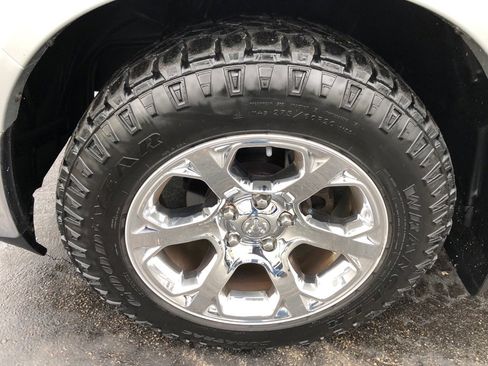 Used 2017 RAM 1500 Laramie w/ Convenience Group image 10