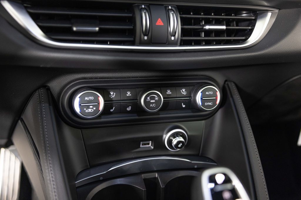 New 2026 Alfa Romeo Stelvio Sprint AWD/4WD image 26
