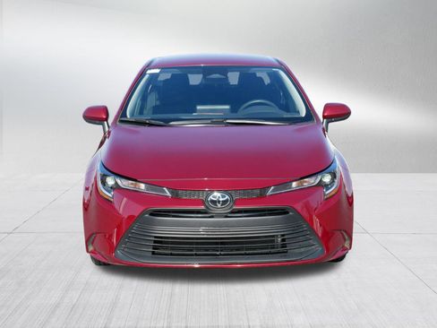 Certified 2025 Toyota Corolla LE image 2
