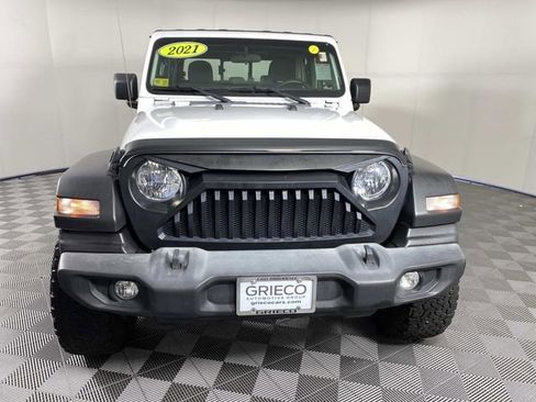 Used 2021 Jeep Gladiator Sport w/ Trailer Tow Package AWD/4WD image 3