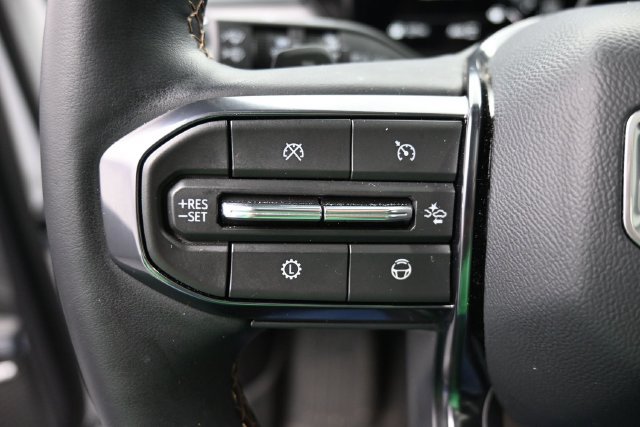 Used 2026 GMC Acadia AT4 w/ Super Cruise Package AWD/4WD image 30