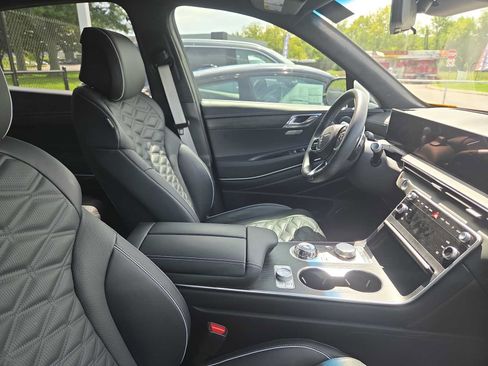 Used 2025 Genesis GV80 3.5T AWD/4WD image 11