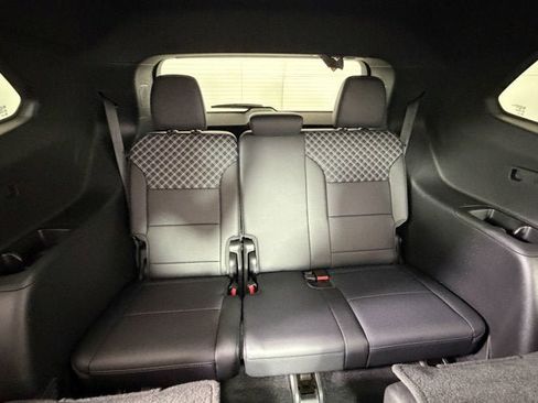 Certified 2025 GMC Acadia Denali FWD image 7