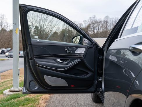 Used 2019 Mercedes-Benz S 560 4MATIC Sedan image 14