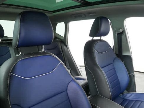 New 2026 Volkswagen Taos SEL image 23