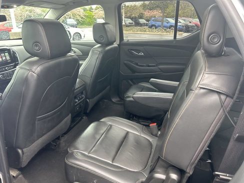 Used 2018 Chevrolet Traverse LT w/ LPO, Floor Liner Package AWD/4WD image 14