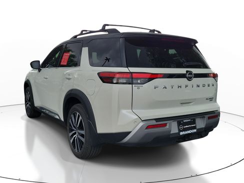 Certified 2024 Nissan Pathfinder Platinum AWD/4WD image 5