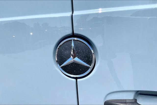 Used 2024 Mercedes-Benz Sprinter 2500 w/ Acoustic Package image 22