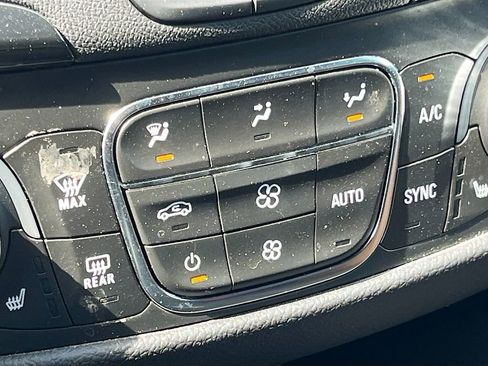 Used 2023 Chevrolet Equinox RS AWD/4WD image 16