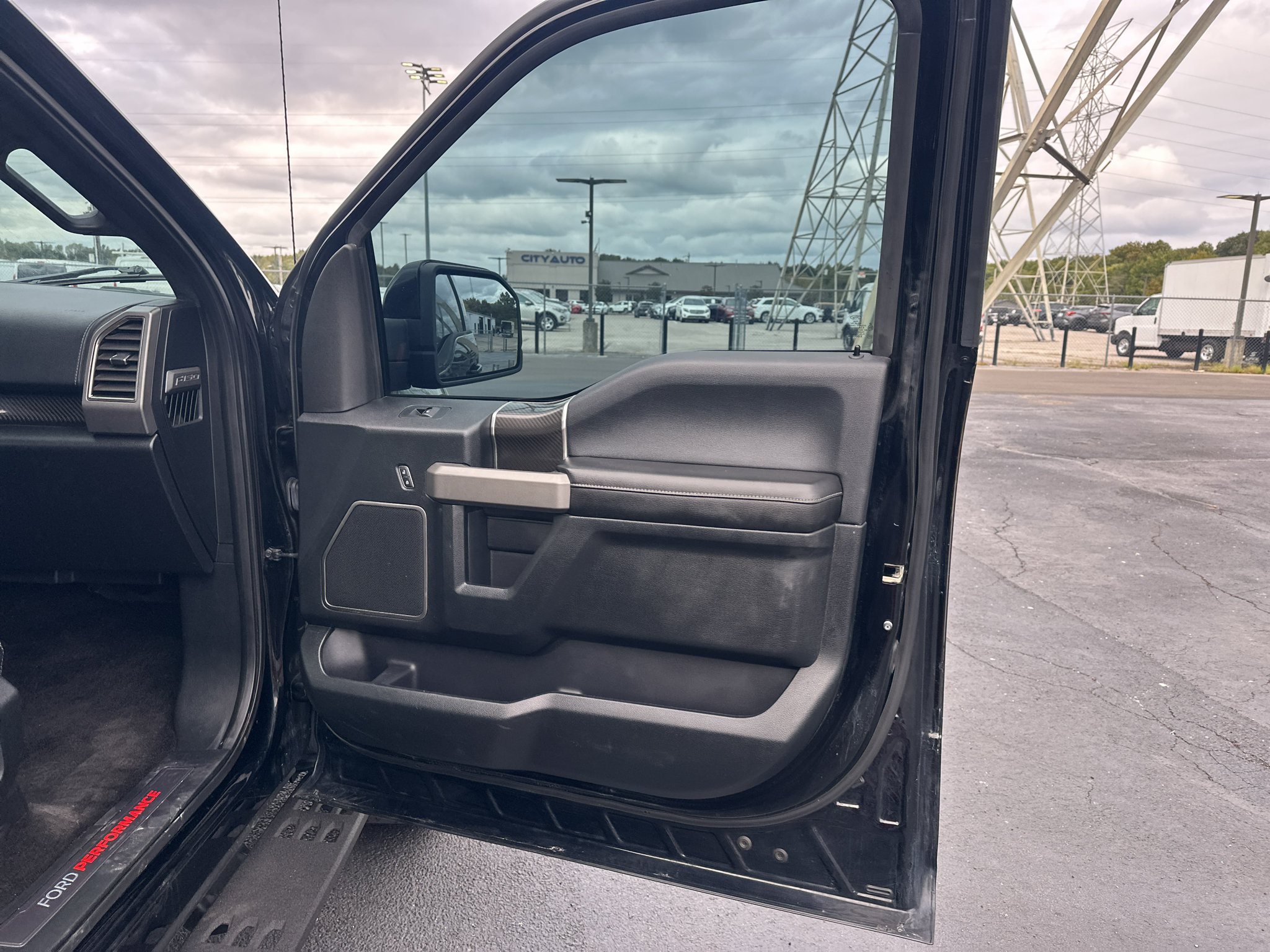 Used 2018 Ford F150 Raptor w/ Equipment Group 802A Luxury AWD/4WD image 13