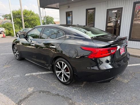 Used 2016 Nissan Maxima Platinum w/ Interior Lighting Package FWD image 11