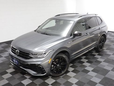 Used 2022 Volkswagen Tiguan SE R-Line AWD/4WD image 2
