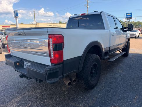 Used 2024 Ford F250 King Ranch w/ FX4 Off-Road Package AWD/4WD image 4