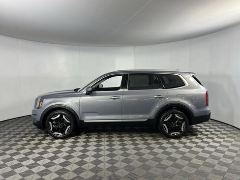 Used 2023 Kia Telluride S image 11