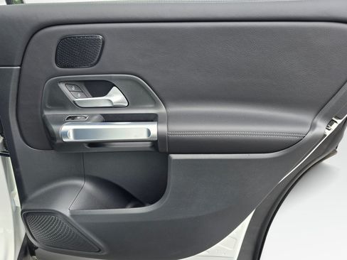 New 2026 Mercedes-Benz GLB 250 4MATIC image 25