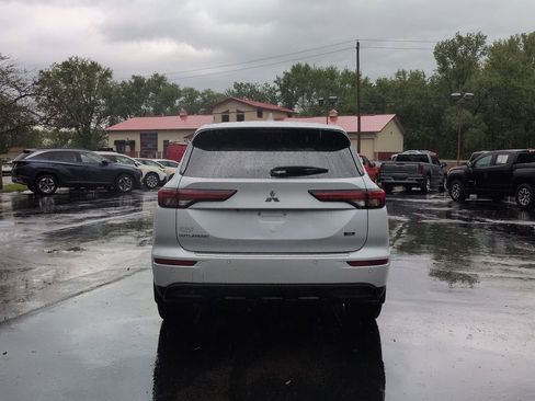 Used 2023 Mitsubishi Outlander SE Black Edition AWD/4WD image 6