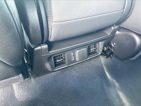 Used 2024 GMC Sierra 1500 SLT image 65