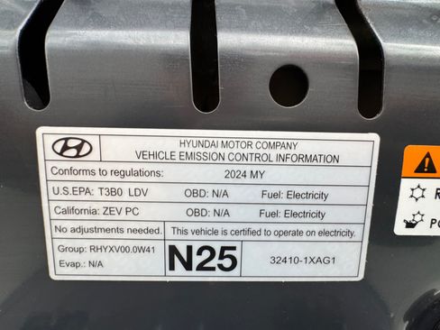 Used 2024 Hyundai Ioniq 5 SEL AWD/4WD image 18