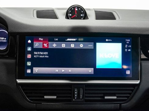 Used 2023 Porsche Cayenne image 27