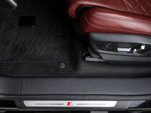 Used 2022 Audi SQ8 Prestige w/ Prestige Package image 21