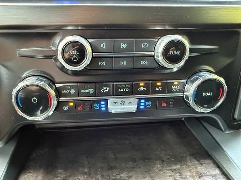 Used 2024 Ford F250 Lariat w/ Sport Appearance Package AWD/4WD image 26
